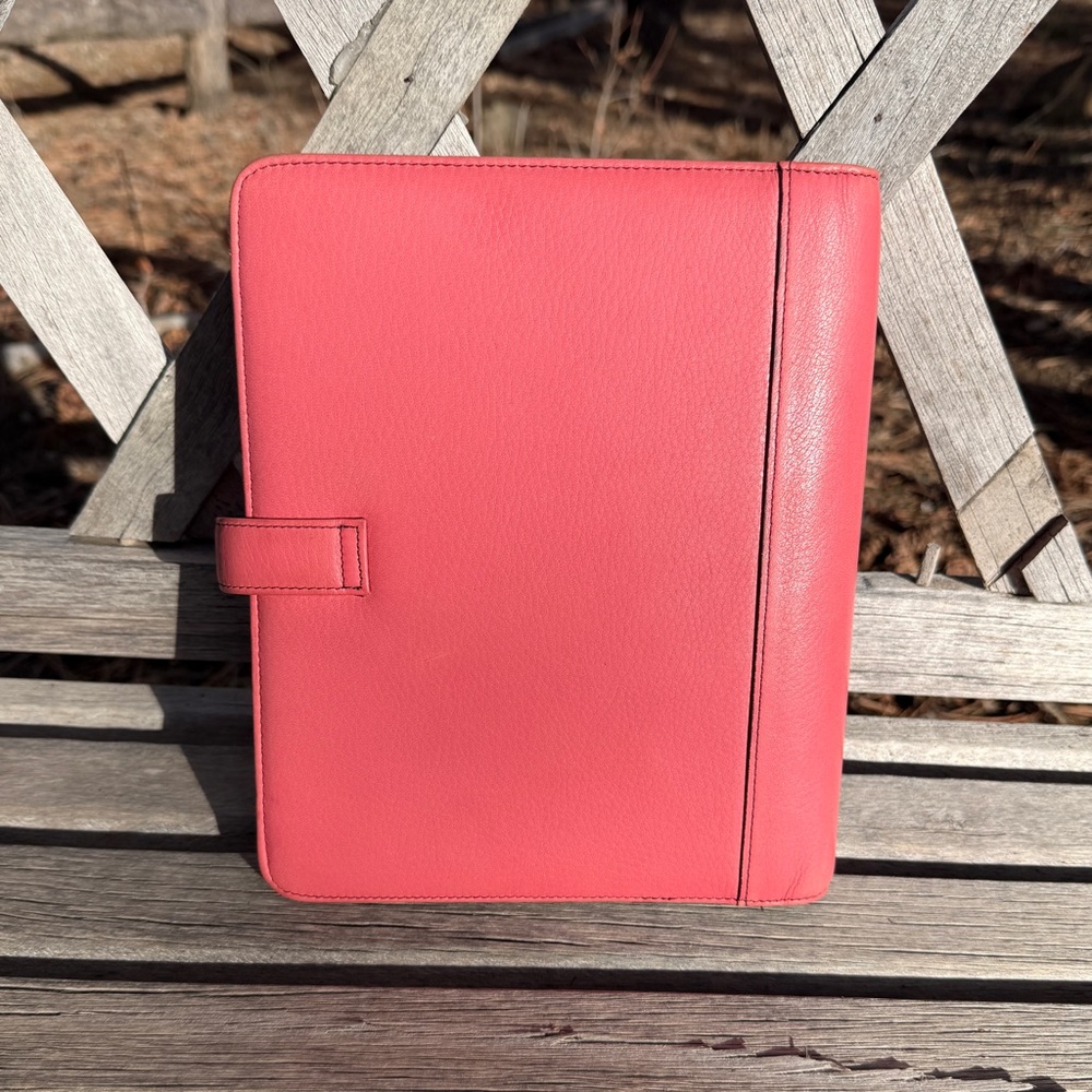 GUC Daytimer Pink Leather Planner Agenda - Picture 4 of 10